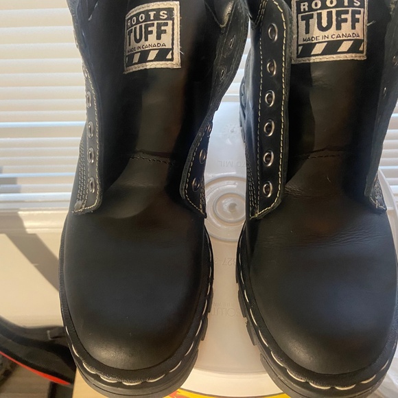 Roots TUFF Boots Mens 7 ( Women's 9 ) - Picture 8 of 9